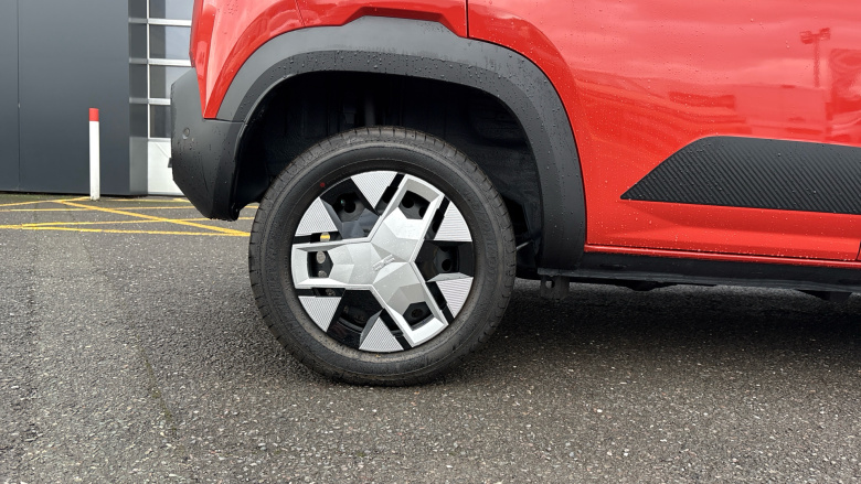 Dacia Spring 27kWh Expression 45 33kW 5dr Auto Electric Hatchback